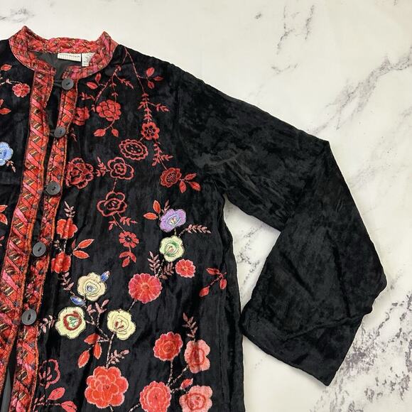 White Stag Vintage Y2k Velvet Jacket Size M Black Red Floral Embroidered - Picture 3 of 11